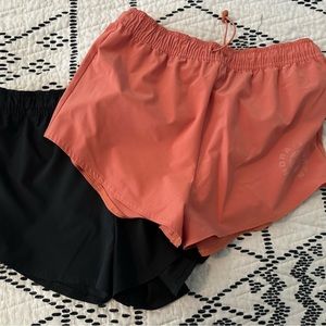 KK FIT Collection/ Gymshark Shorts Black and Earth Woven Shorts